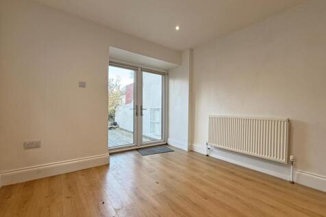 Waterloo Street 57 - Patio Doors.jpg