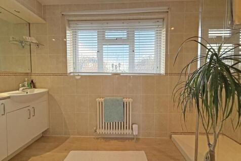 Southwell Road 41 - En Suite.jpg