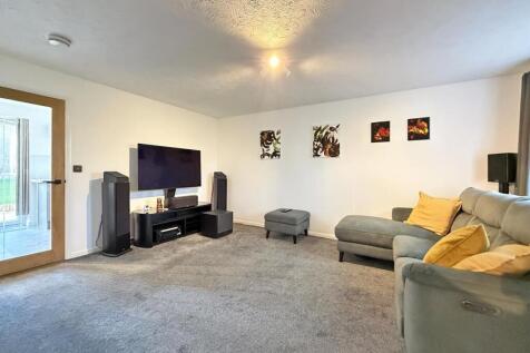 Frobisher Approach 28 - Lounge 3.jpg