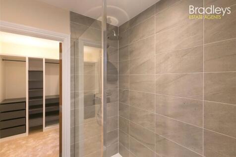 Ensuite &amp; Dressing