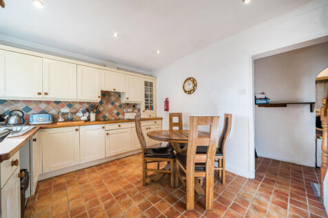 1374785-19-690f56...