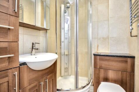 Jack&amp;Jill Shower Room