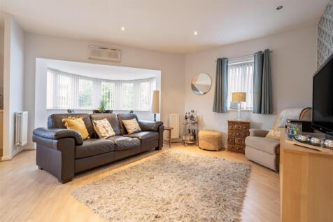 Living Room / Kitchen