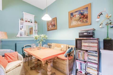 Hollowdene Lodge-22.jpg