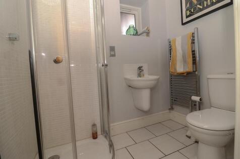 GROUND FLOOR SHOWER ROOM