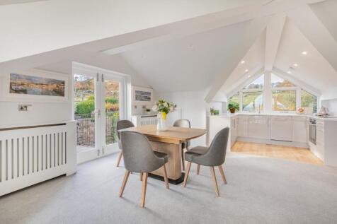 Guest open-plan kitchen 