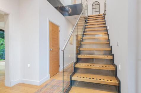 Entrance hall and staircase