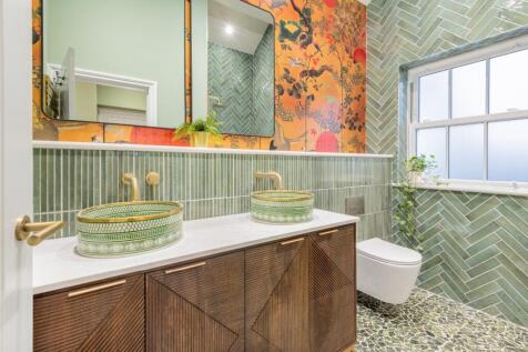 The Studio - Bathroom