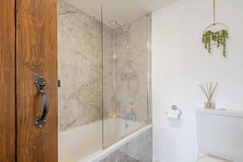 Bedroom Two En-suite