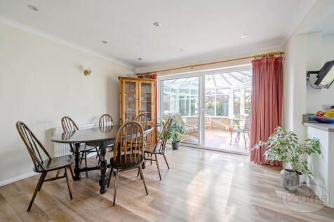 5c0fff12-57b7-487...