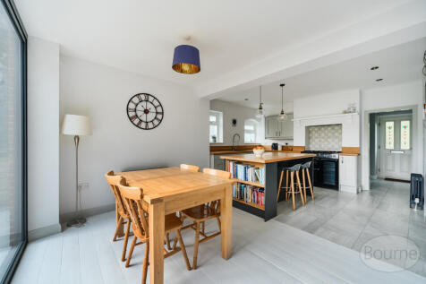 b4cb73bd-4151-498...