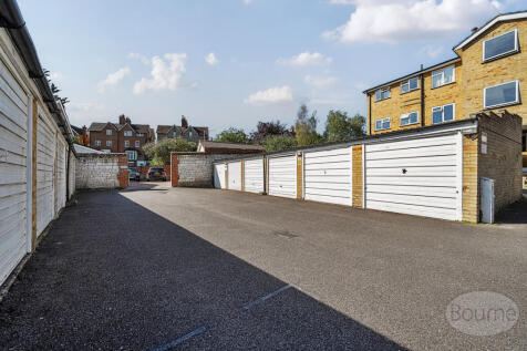 06a9d4cd-2206-447...