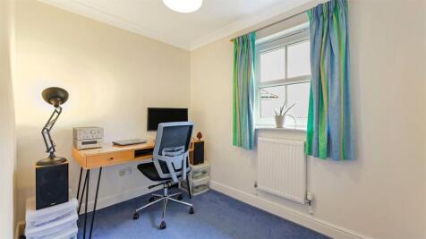 Bedroom/Office