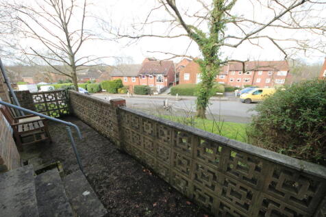 Flats To Rent In Park Barn Guildford Surrey Rightmove