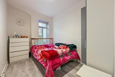 LR - 2 Carlton Mansions - Bedroom3 (1).jpg