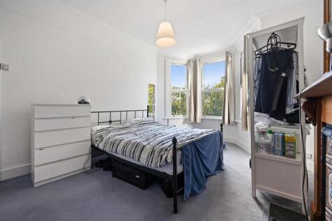 RCLR- FFF 29 minster road- bedroom 6 (1).jpg