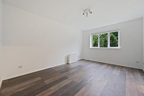 BCLR - 56 Draycott Close - Reception (4).jpg