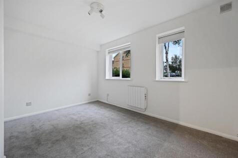 BCLR - 56 Draycott Close - Bedroom (4).jpg