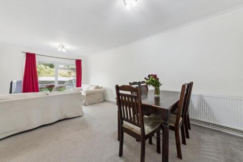 Flat 1, Holly Court, 59 Cavendish Road, SW19 2EY-5