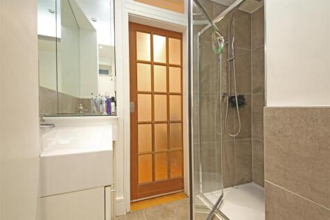 64 Merton Road SW19 bathroom 1.jpg