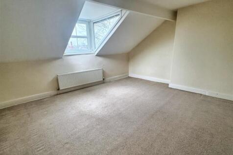 Top Floor Bedroom 1.jpg