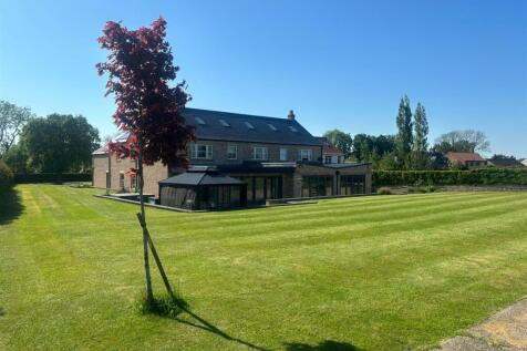 house back garden side shot.JPG