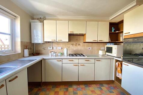 77 Rotherfield Ave - Kitchen1.jpg
