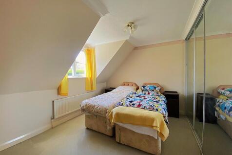 77 Rotherfield Ave - Bed3.jpg