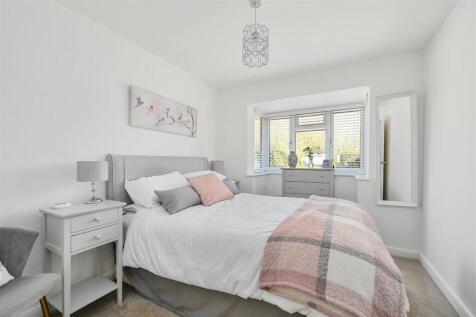 CONIFERS &amp; ROSE COTTAGE - BN245NX (25).jpg