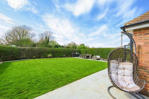 CONIFERS &amp; ROSE COTTAGE - BN245NX (14).jpg