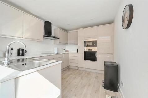 CONIFERS &amp; ROSE COTTAGE - BN245NX (32).jpg