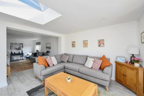 CONIFERS &amp; ROSE COTTAGE - BN245NX (30).jpg