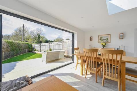 CONIFERS &amp; ROSE COTTAGE - BN245NX (27).jpg
