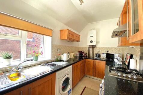 3 Trevenna - Kitchen1.jpg