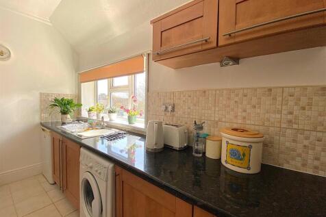 3 Trevenna - Kitchen3.jpg