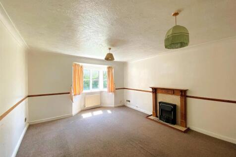 29 Charters Towers - Lounge2.jpg