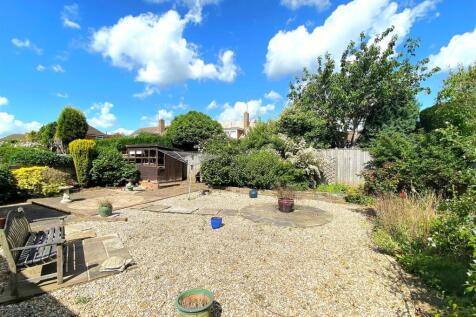 16 Eastergate - Garden2 to use.jpg