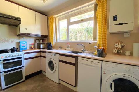 35 The Highlands - Kitchen to use1.jpg