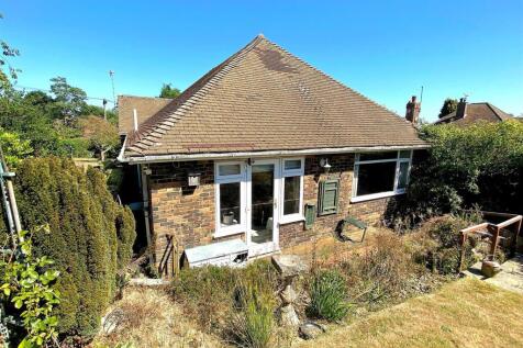 35 The Highlands - Rear.jpg