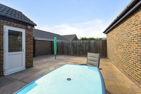 18 alder gardens tn39 URGENT REVISIT (12).jpg