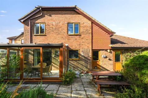 7 FAIRFIELD CHASE - TN393YD - PHOTOS (18).jpg