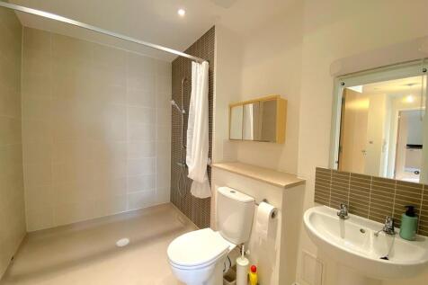 26 The Orangery - Wet Room.jpg