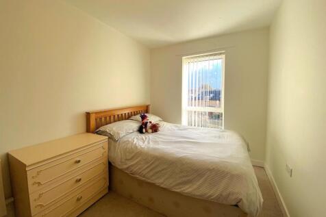 26 The Orangery - Bed1.jpg