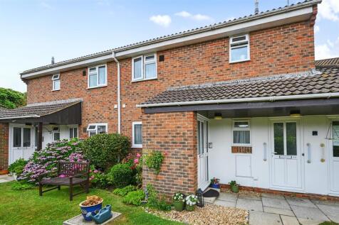 12 CHICHESTER COURT (4).jpg