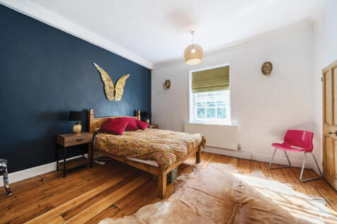 1329704-9-688927a...