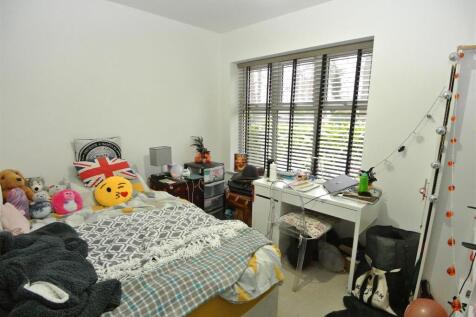 Bedroom 2.JPG