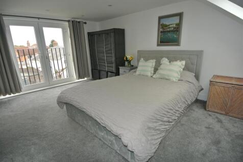 Principle Bedroom Suite 2.JPG