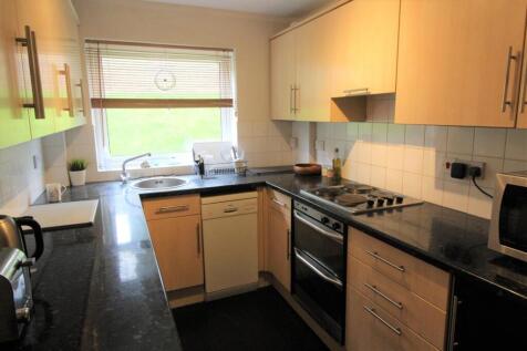 Kitchen 4 Greenacre Court.jpg