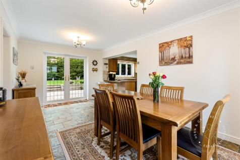 Greenwood Road, Llandaff, Hern Crabtere (28).jpg