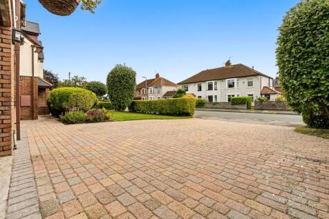 Greenwood Road, Llandaff, Hern Crabtere (14).jpg